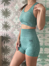 Cargar imagen en el visor de la galería, PREMIUM QUALITY RTA WOMEN SPORTS/GYM FITNESS SUIT/SET
