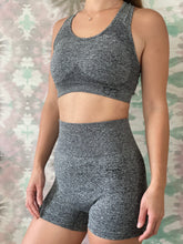 Cargar imagen en el visor de la galería, PREMIUM QUALITY RTA WOMEN SPORTS/GYM FITNESS SUIT/SET
